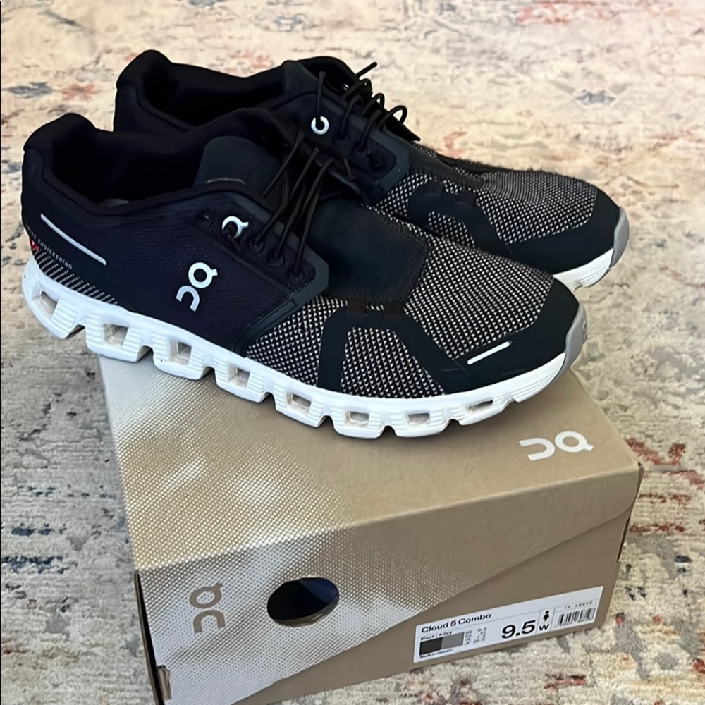 On Cloud 5 sneakers in black and white